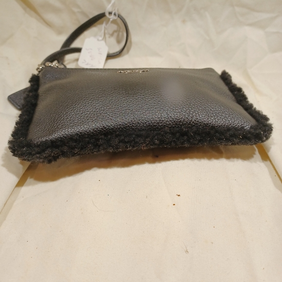 Coach wristlet - Picture 5 of 7